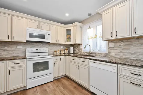 8604 West 95th Place Hickory Hills IL 60457