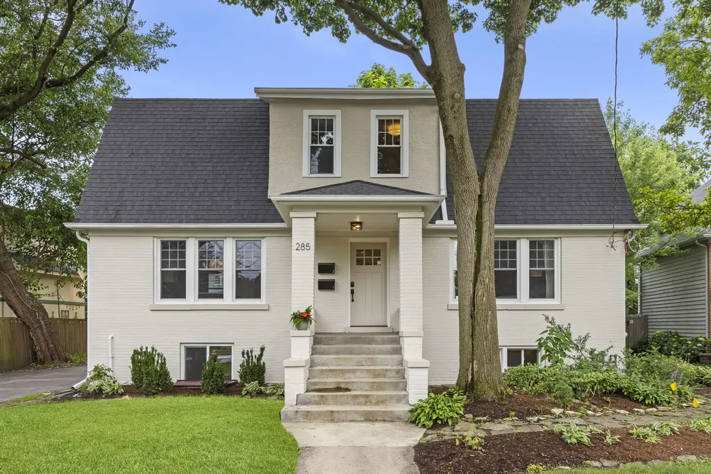 285 Hill Avenue Glen Ellyn IL 60137