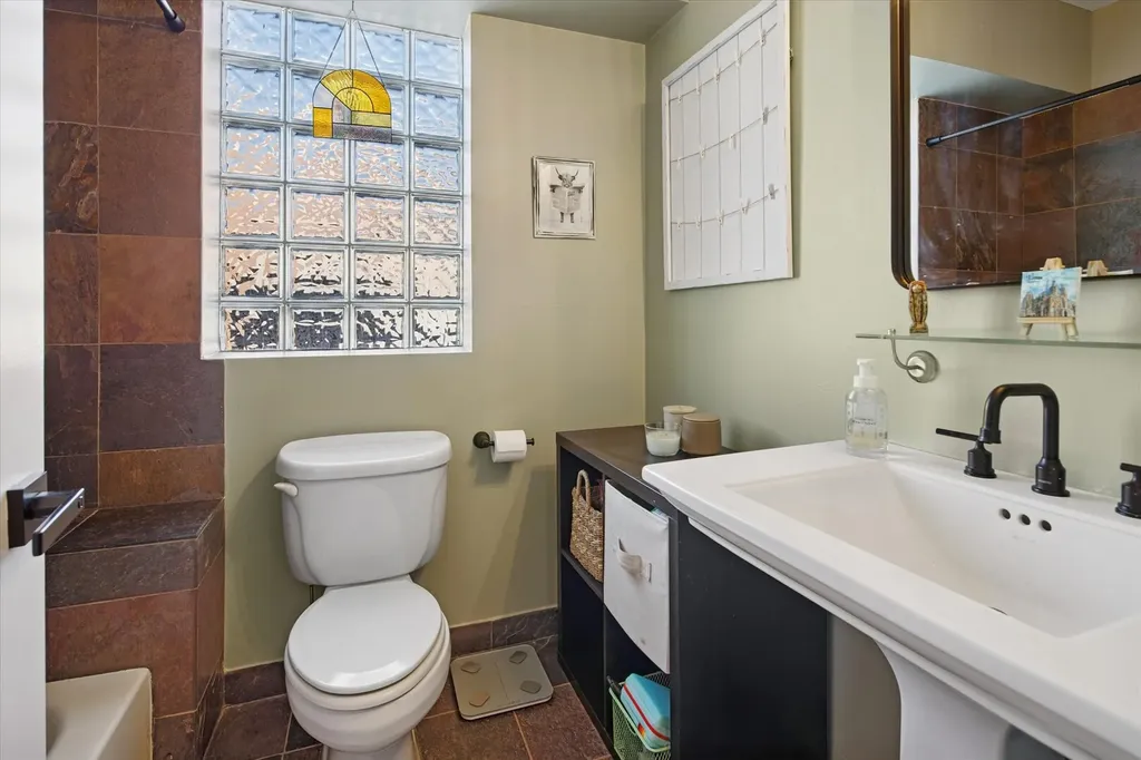 1020 North Mozart Street Chicago IL 60622