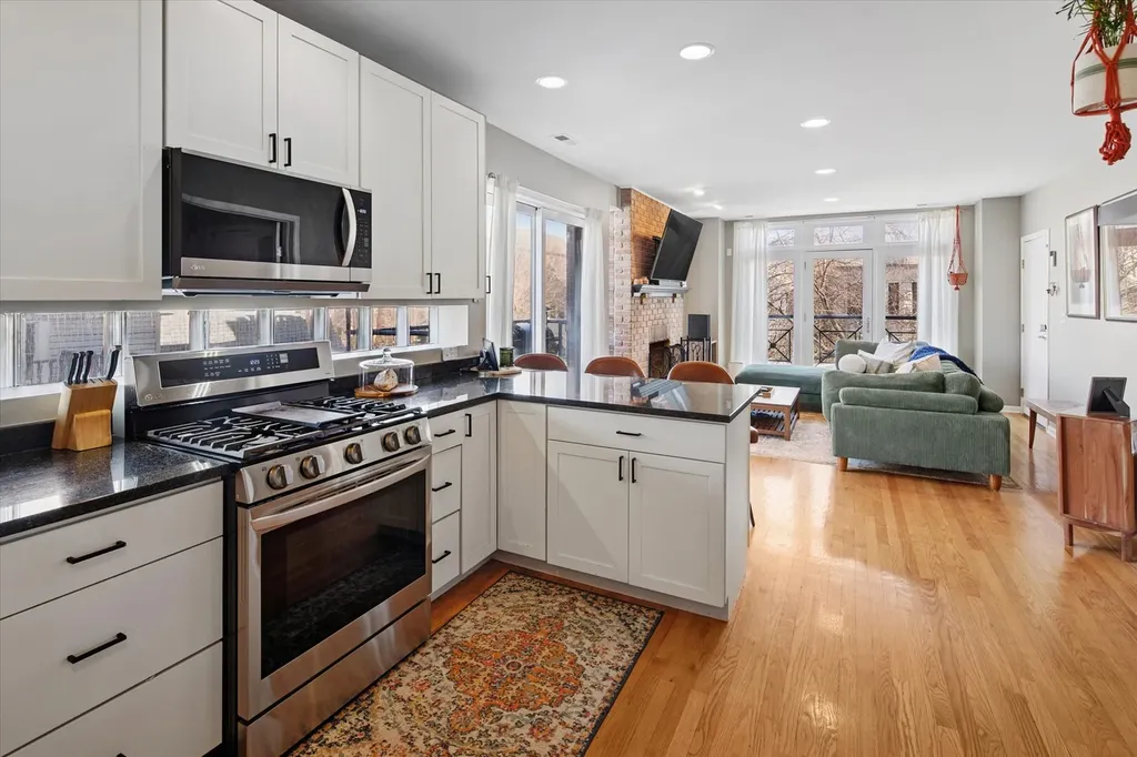 1020 North Mozart Street Chicago IL 60622