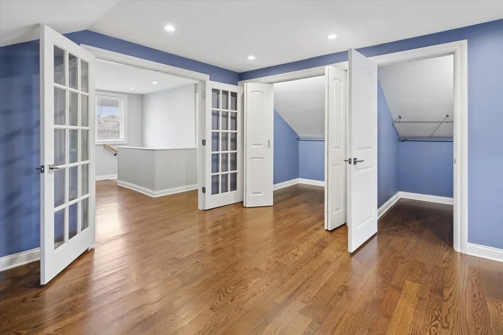 5836 North Manton Avenue Chicago IL 60646