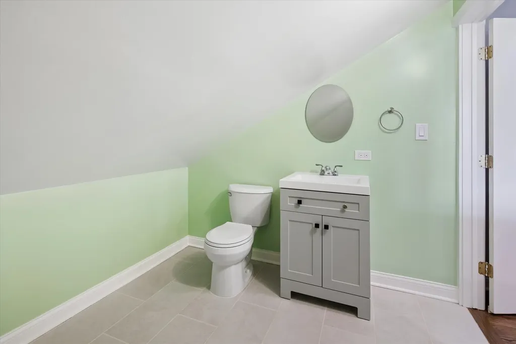 5836 North Manton Avenue Chicago IL 60646