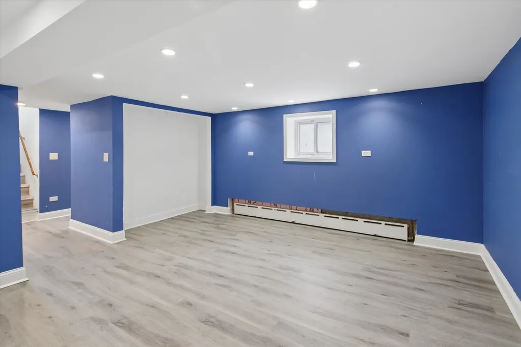 5836 North Manton Avenue Chicago IL 60646
