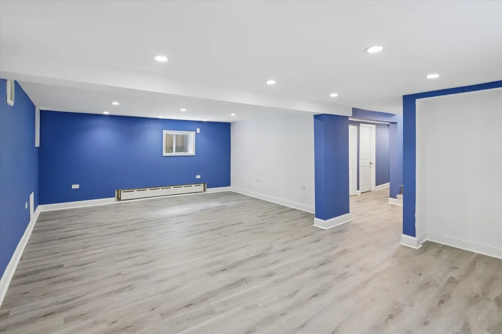 5836 North Manton Avenue Chicago IL 60646