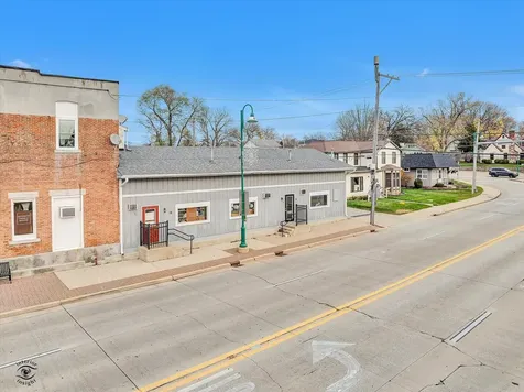 14 West Washington Street Oswego IL 60543
