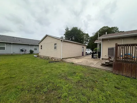 111 Orchard Street Catlin IL 61817