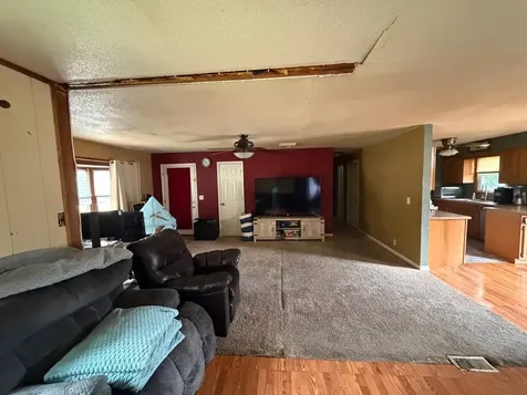 111 Orchard Street Catlin IL 61817