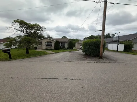 111 Orchard Street Catlin IL 61817