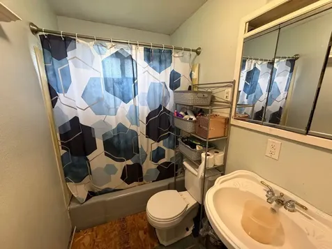 111 Orchard Street Catlin IL 61817