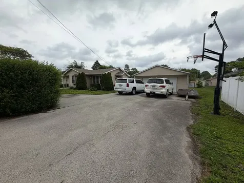 111 Orchard Street Catlin IL 61817