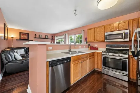 949 East Savannah Drive Romeoville IL 60446