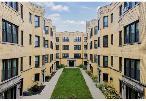 3817.5 North Greenview Avenue Chicago IL 60613