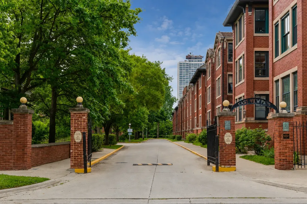 5447 South East View Park Street Chicago IL 60615