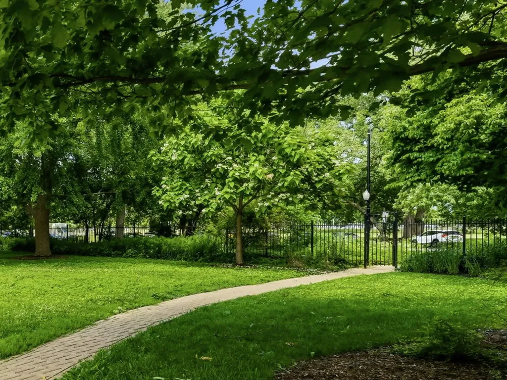 5447 South East View Park Street Chicago IL 60615