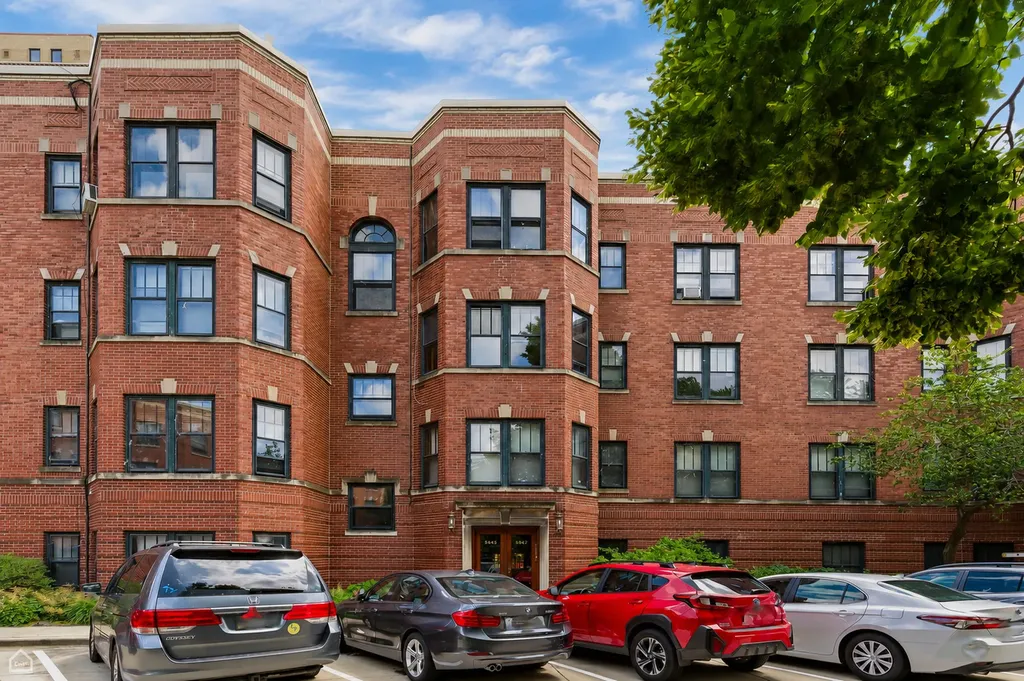 5447 South East View Park Street Chicago IL 60615
