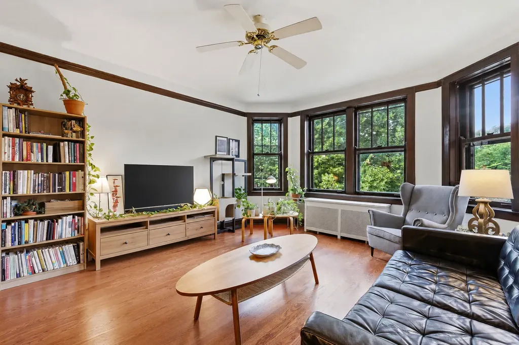 5447 South East View Park Street Chicago IL 60615