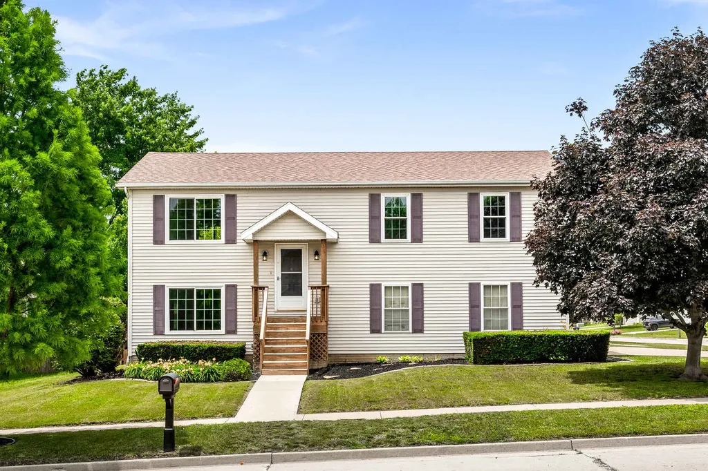 301 Waterford Estates Drive Bloomington IL 61704