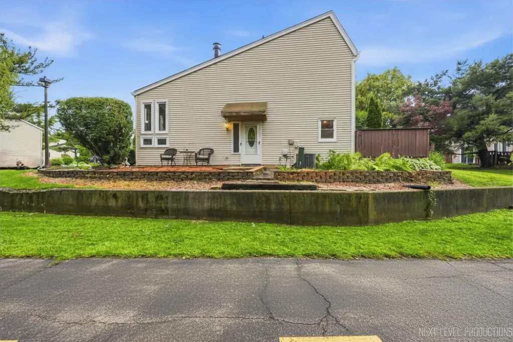 1641 Cove Court Naperville IL 60565