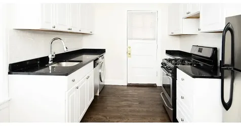 3819.5 North Greenview Avenue Chicago IL 60613