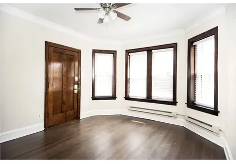 3819.5 North Greenview Avenue Chicago IL 60613