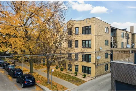 3815 North Greenview Avenue Chicago IL 60613