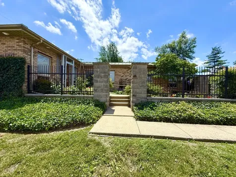 200 South 16th Street Herrin IL 62948