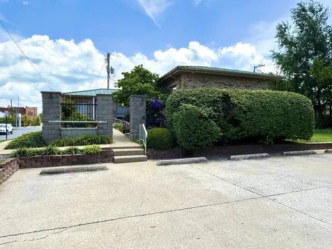 200 South 16th Street Herrin IL 62948