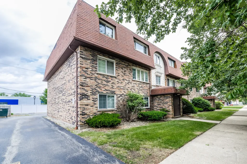 3938 West 104th Street Chicago IL 60655