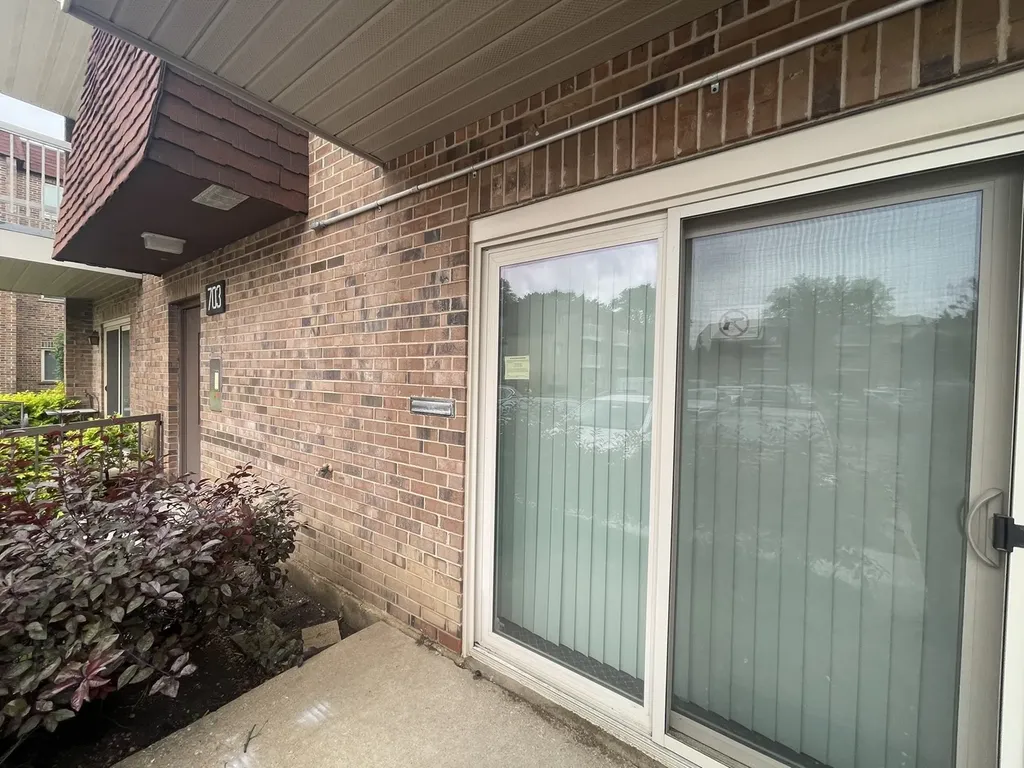 703 West Central Road Mount Prospect IL 60056