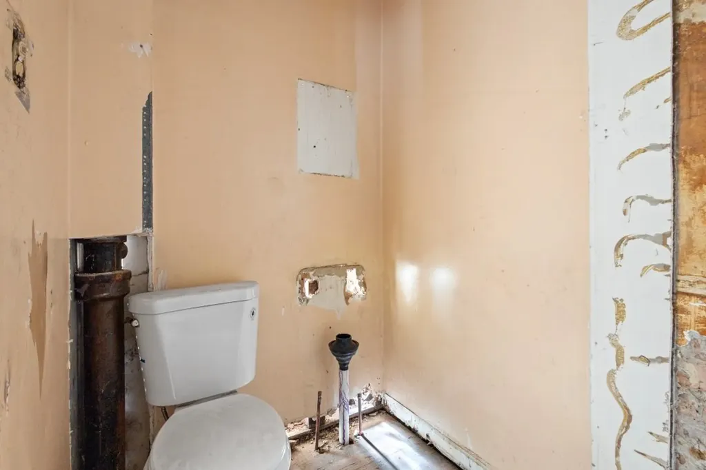 6556 South Woodlawn Avenue Chicago IL 60637