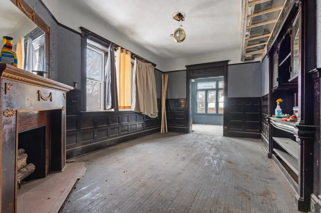 6556 South Woodlawn Avenue Chicago IL 60637