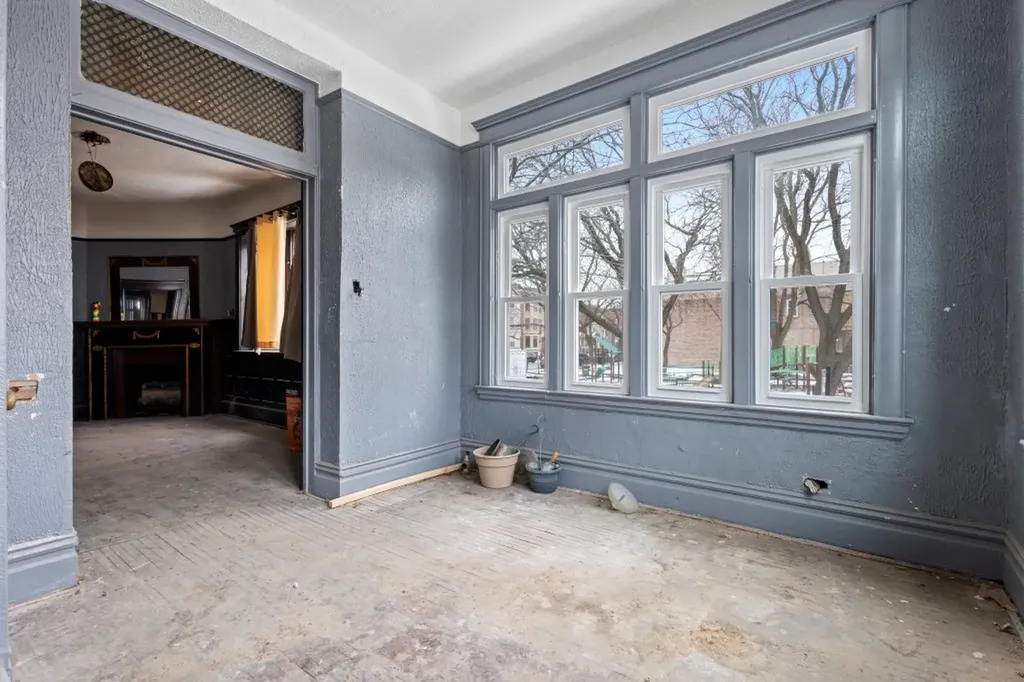 6556 South Woodlawn Avenue Chicago IL 60637