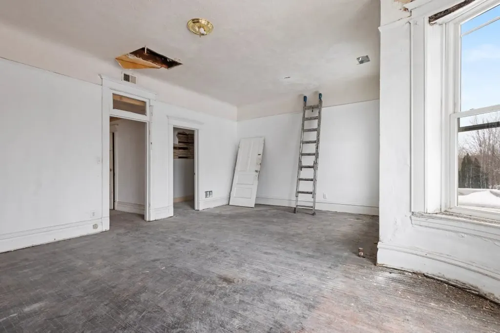 6556 South Woodlawn Avenue Chicago IL 60637