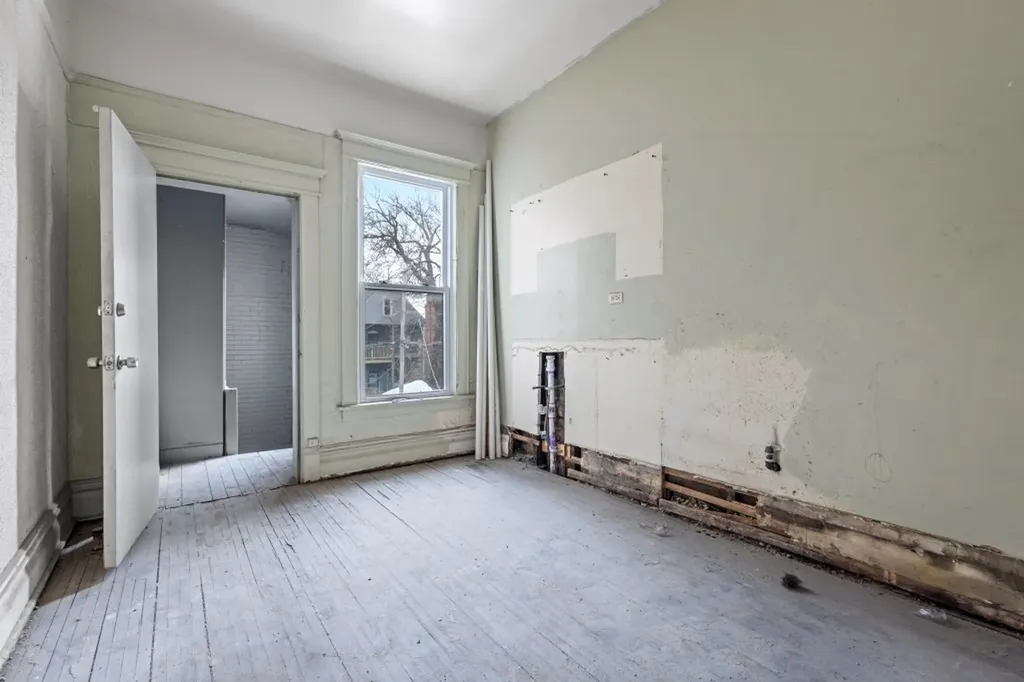 6556 South Woodlawn Avenue Chicago IL 60637