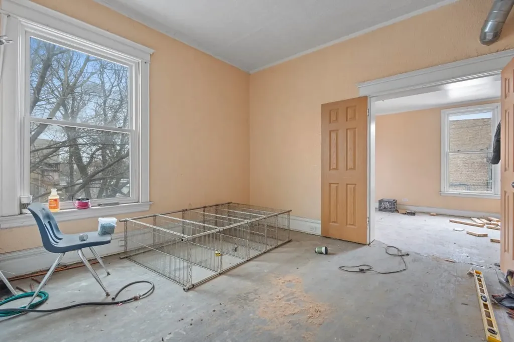 6556 South Woodlawn Avenue Chicago IL 60637