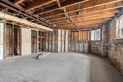 6556 South Woodlawn Avenue Chicago IL 60637