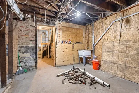 6556 South Woodlawn Avenue Chicago IL 60637