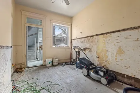 6556 South Woodlawn Avenue Chicago IL 60637