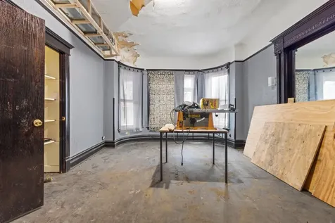 6556 South Woodlawn Avenue Chicago IL 60637