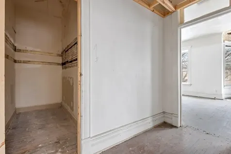 6556 South Woodlawn Avenue Chicago IL 60637