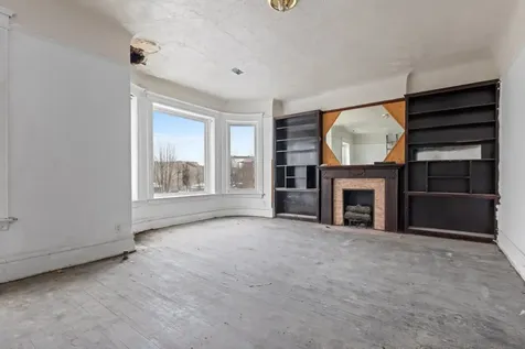 6556 South Woodlawn Avenue Chicago IL 60637