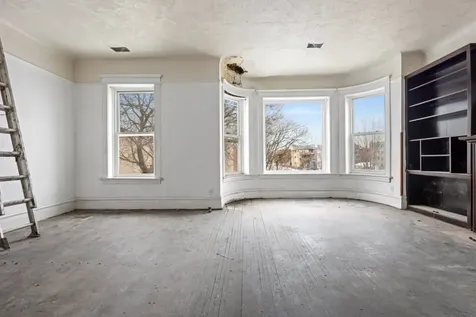 6556 South Woodlawn Avenue Chicago IL 60637