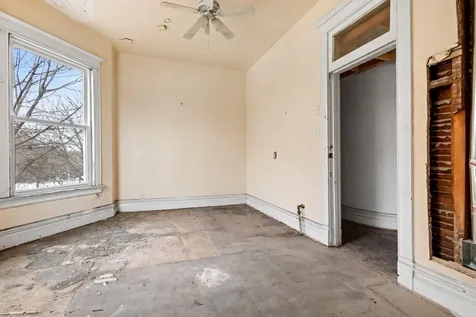 6556 South Woodlawn Avenue Chicago IL 60637
