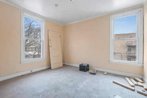 6556 South Woodlawn Avenue Chicago IL 60637