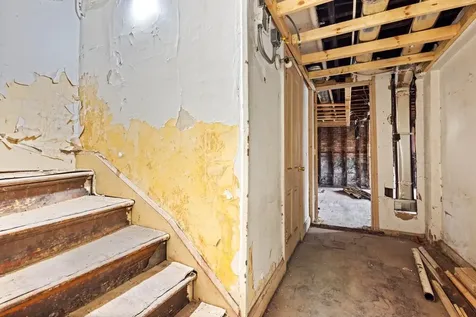 6556 South Woodlawn Avenue Chicago IL 60637