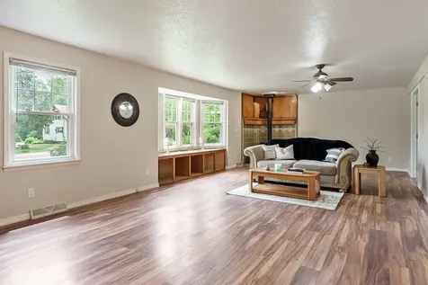 1611 Michigan Avenue Rockford IL 61102