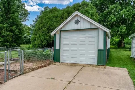1611 Michigan Avenue Rockford IL 61102