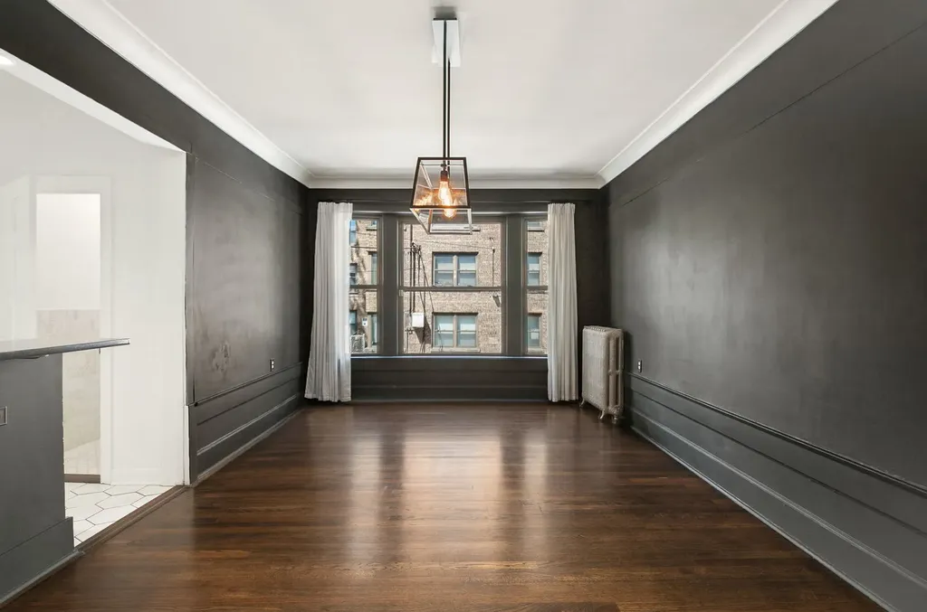 1221 East Hyde Park Boulevard Chicago IL 60615