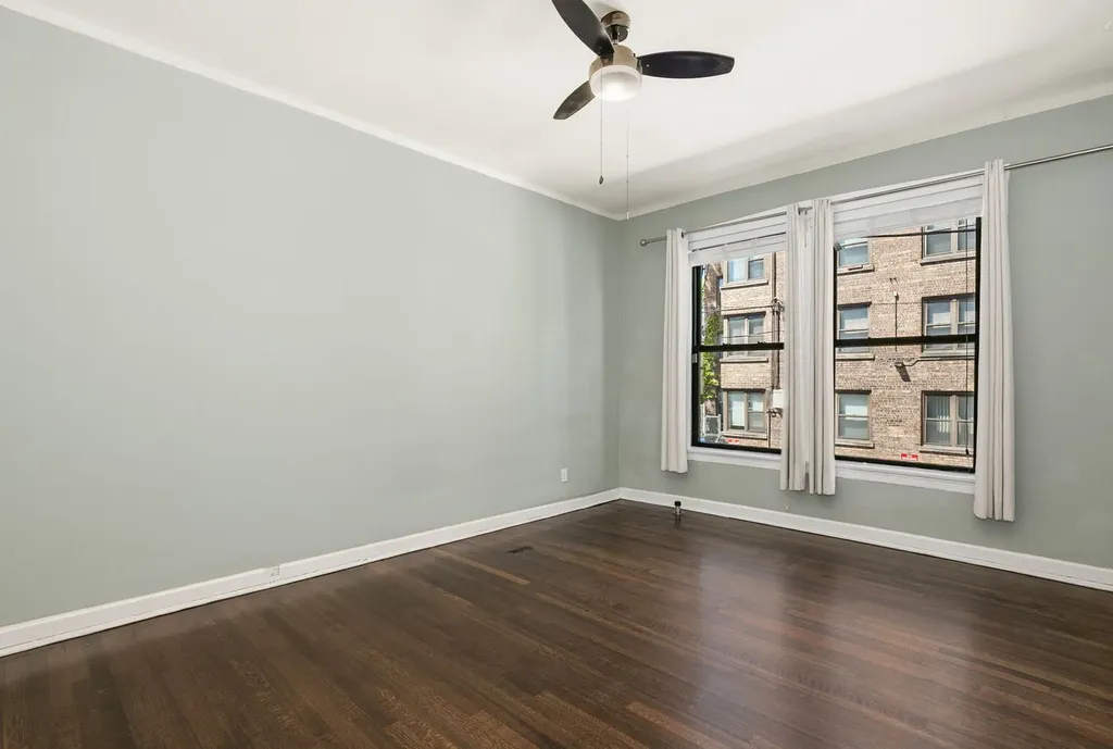 1221 East Hyde Park Boulevard Chicago IL 60615
