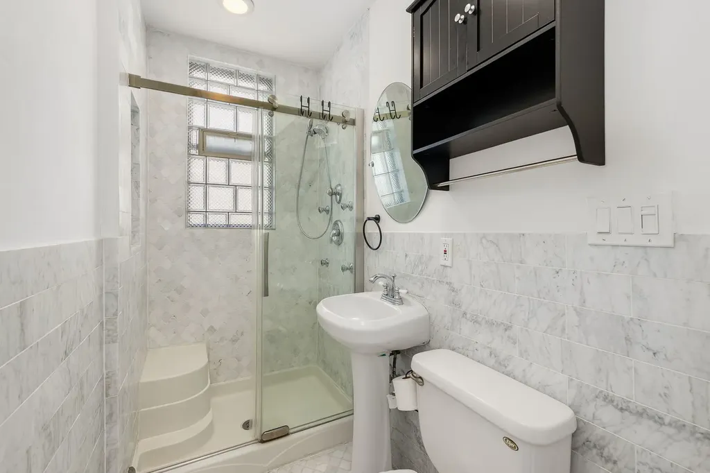 1221 East Hyde Park Boulevard Chicago IL 60615